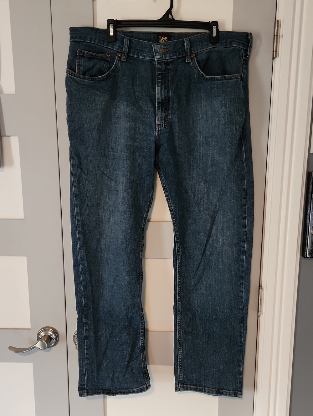 Lee Men's Regular Fit Blue Denim Jeans, size 38 X 30